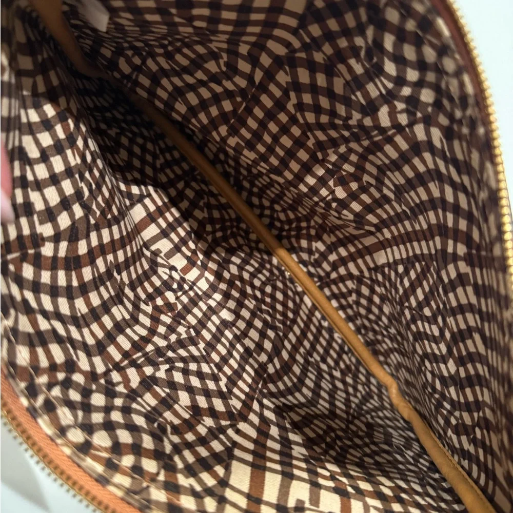 MCM Cognac Pouch - Picture 3 of 3